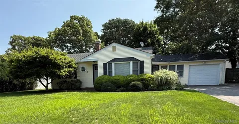 25 Huckleberry Lane