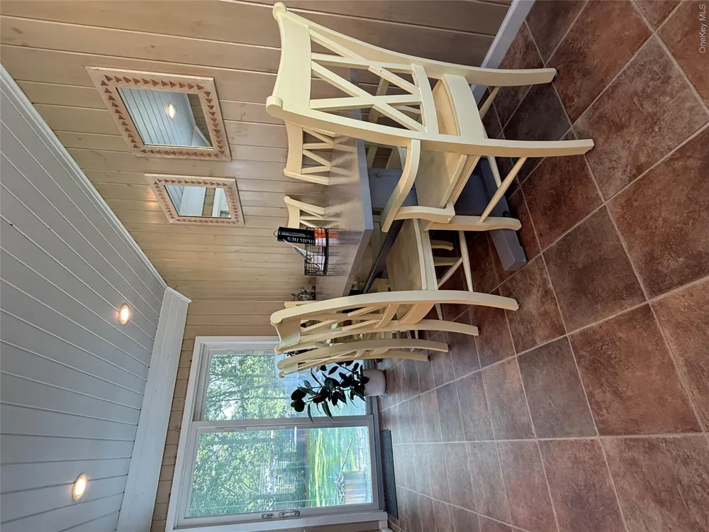 25 Huckleberry Lane Hampton Bays, NY 11946