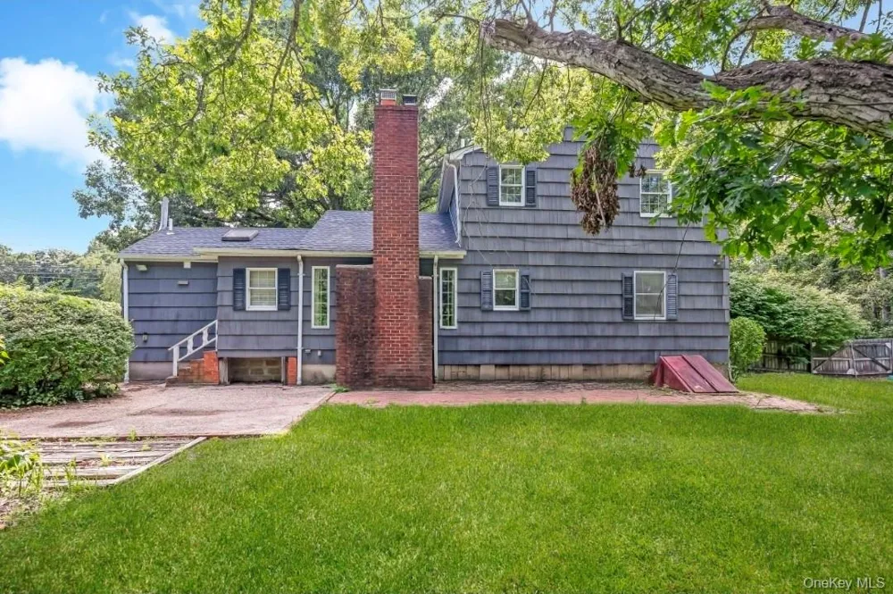 9 Half Moon Pond Road Ridge, NY 11961