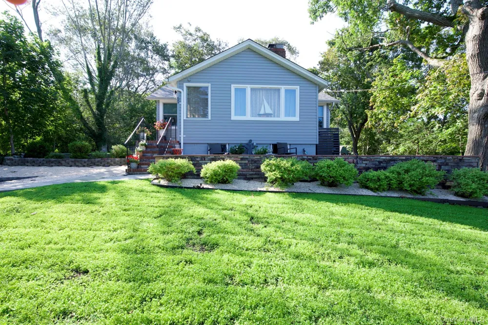 69 Hill Drive Riverhead, NY 11901