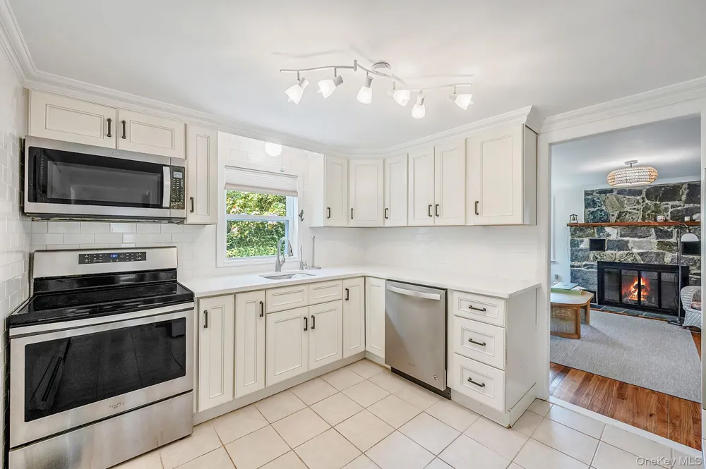 69 Hill Drive Riverhead, NY 11901