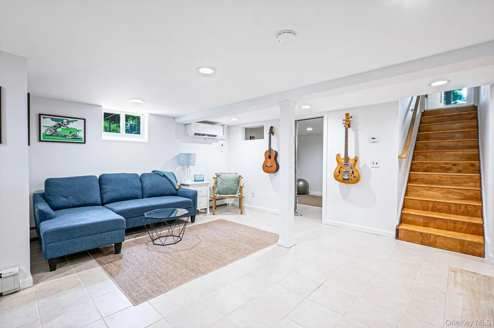 69 Hill Drive Riverhead, NY 11901