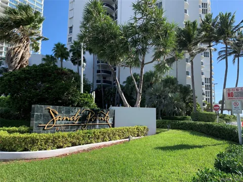 16711 Collins Avenue ##301