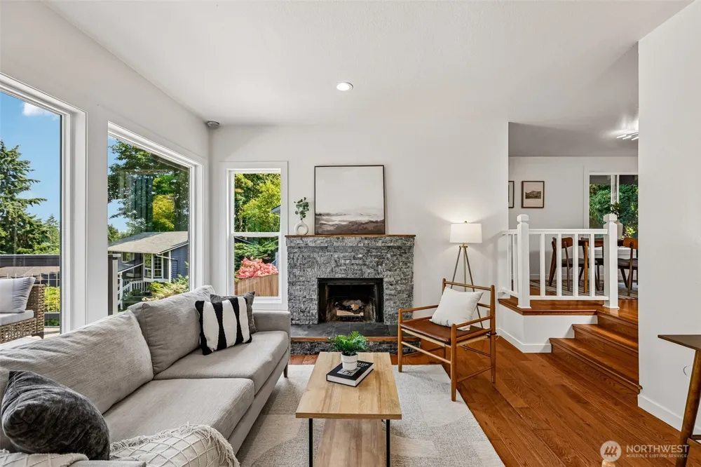5231 NE 193rd Place Lake Forest Park, WA 98155