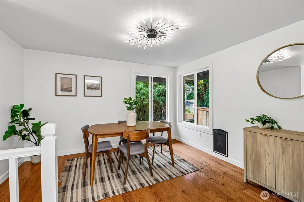 5231 NE 193rd Place Lake Forest Park, WA 98155