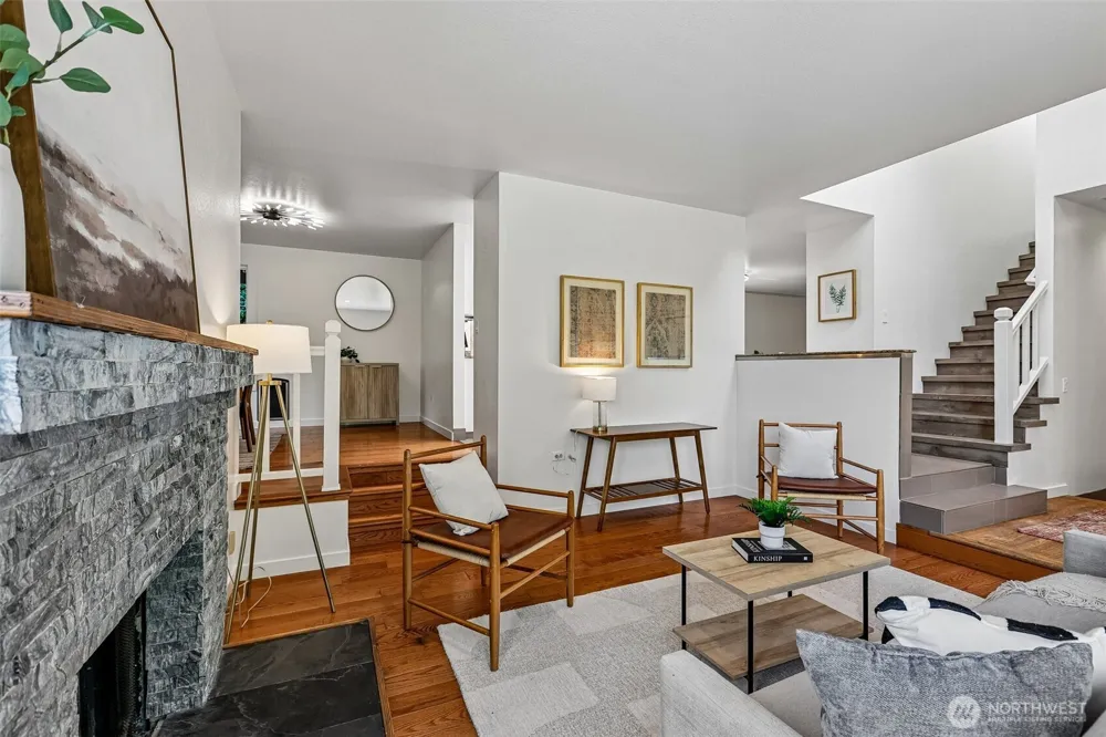 5231 NE 193rd Place Lake Forest Park, WA 98155