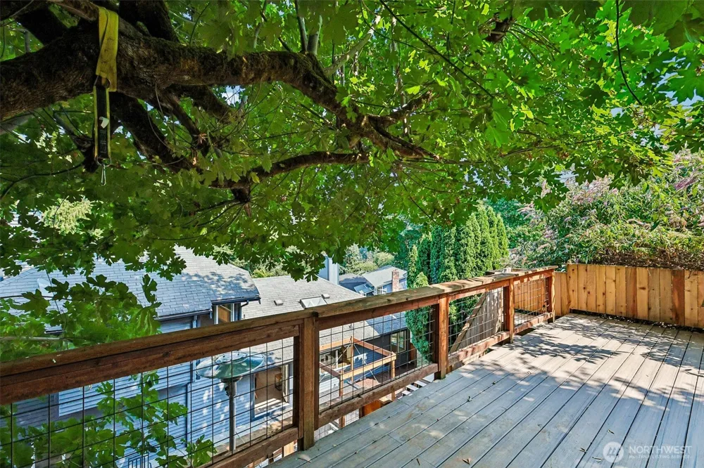 5231 NE 193rd Place Lake Forest Park, WA 98155