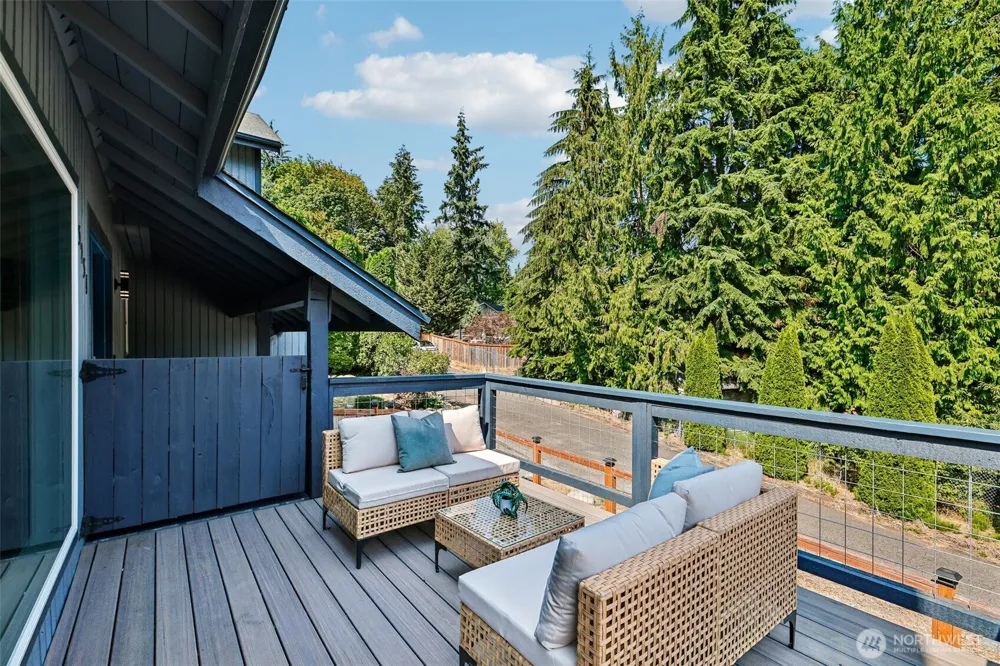 5231 NE 193rd Place Lake Forest Park, WA 98155