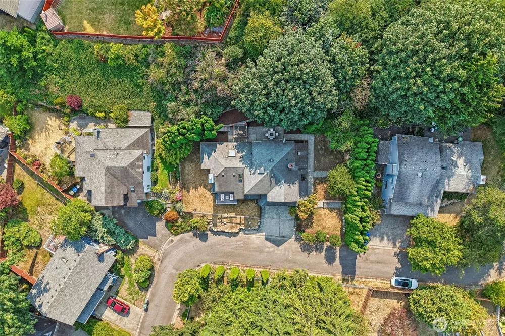 5231 NE 193rd Place Lake Forest Park, WA 98155