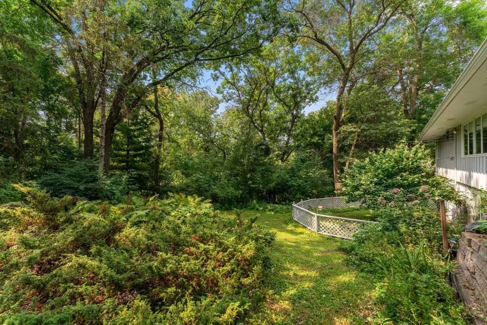 4723 Forest Circle Minnetonka, MN 55345