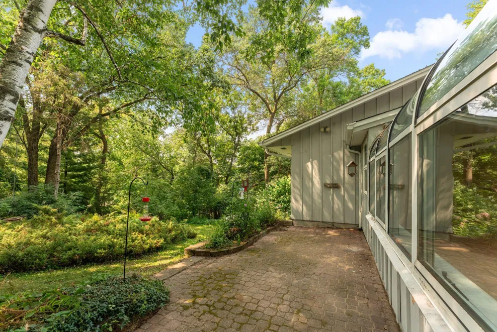 4723 Forest Circle Minnetonka, MN 55345