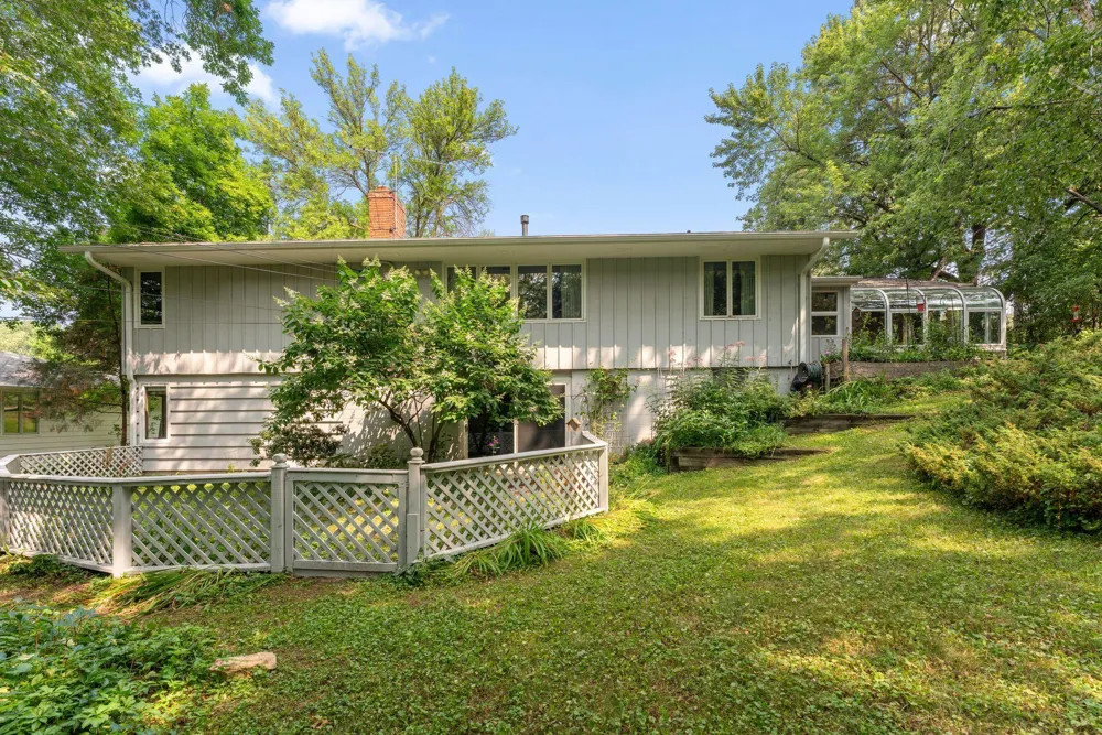 4723 Forest Circle Minnetonka, MN 55345