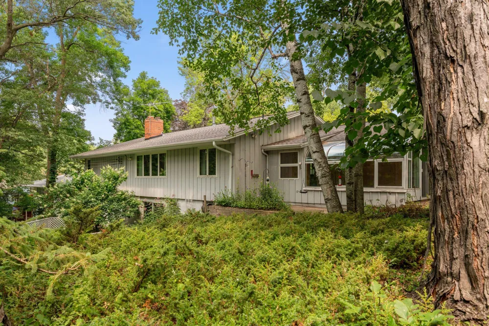 4723 Forest Circle Minnetonka, MN 55345