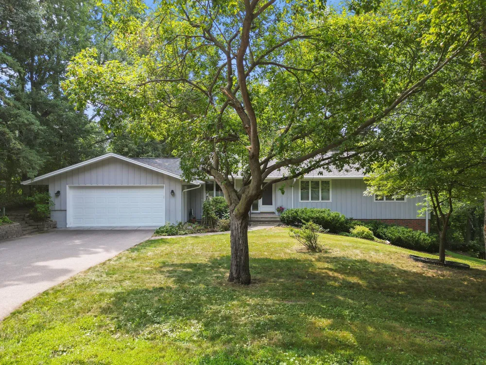4723 Forest Circle Minnetonka, MN 55345