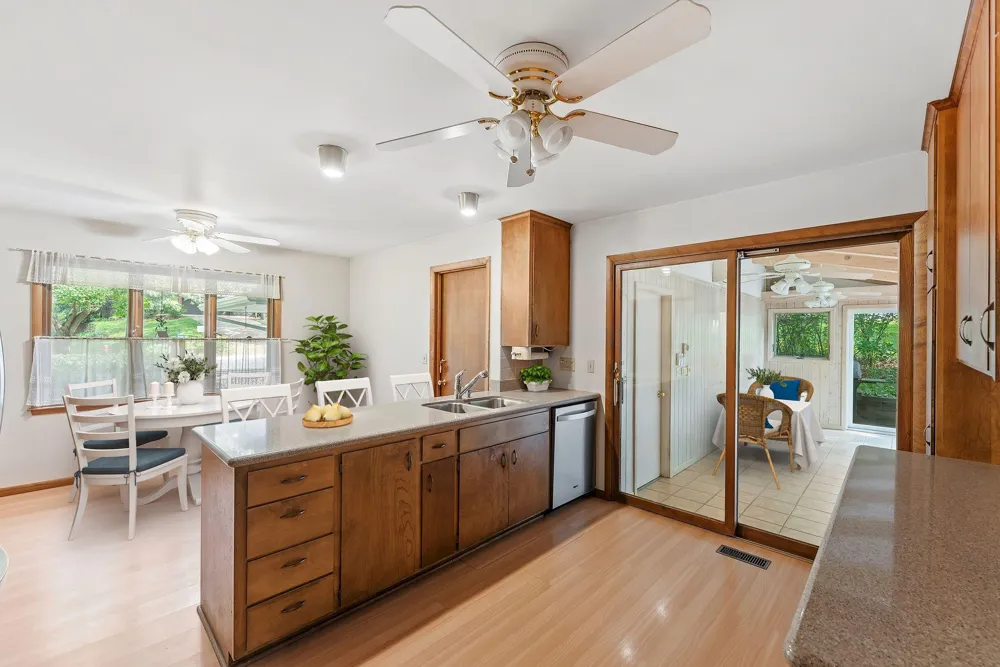 4723 Forest Circle Minnetonka, MN 55345