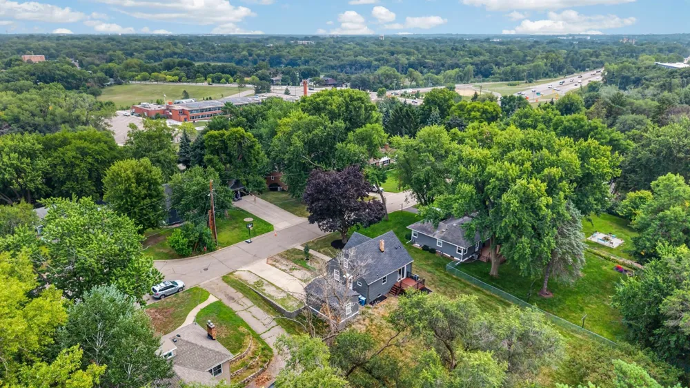 2516 Westview Terrace Minnetonka, MN 55305