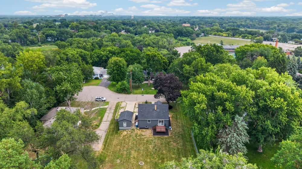 2516 Westview Terrace Minnetonka, MN 55305