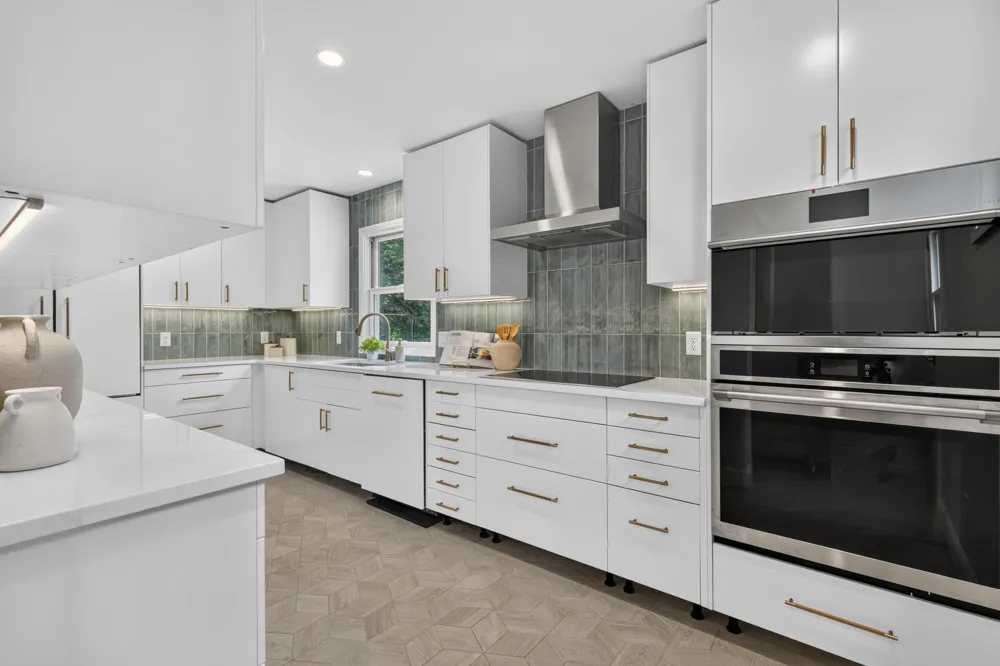 2516 Westview Terrace Minnetonka, MN 55305