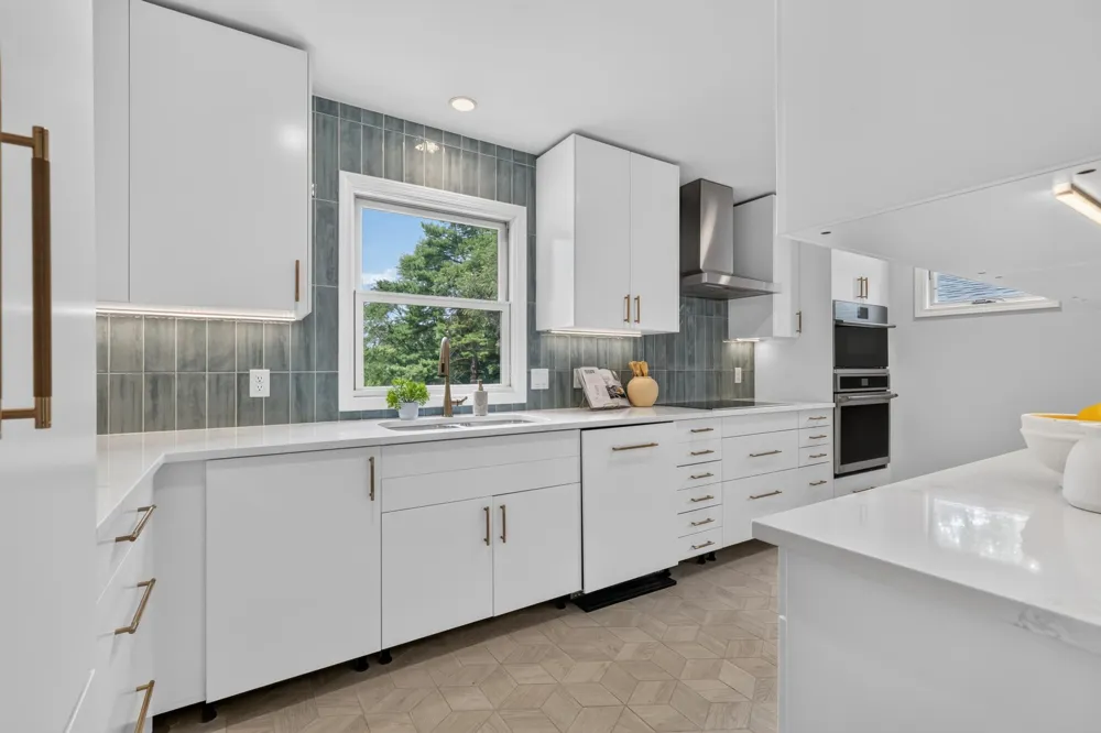 2516 Westview Terrace Minnetonka, MN 55305