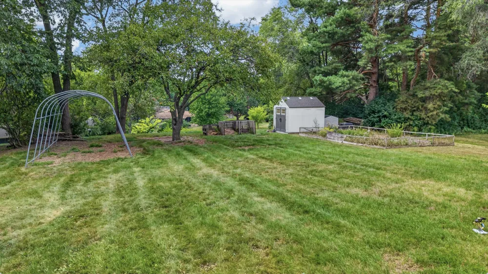 2516 Westview Terrace Minnetonka, MN 55305