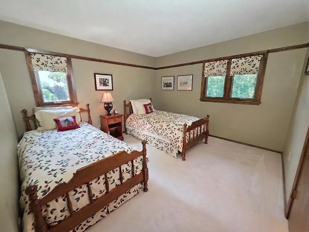 776 Upper Colonial Drive Mendota Heights, MN 55118
