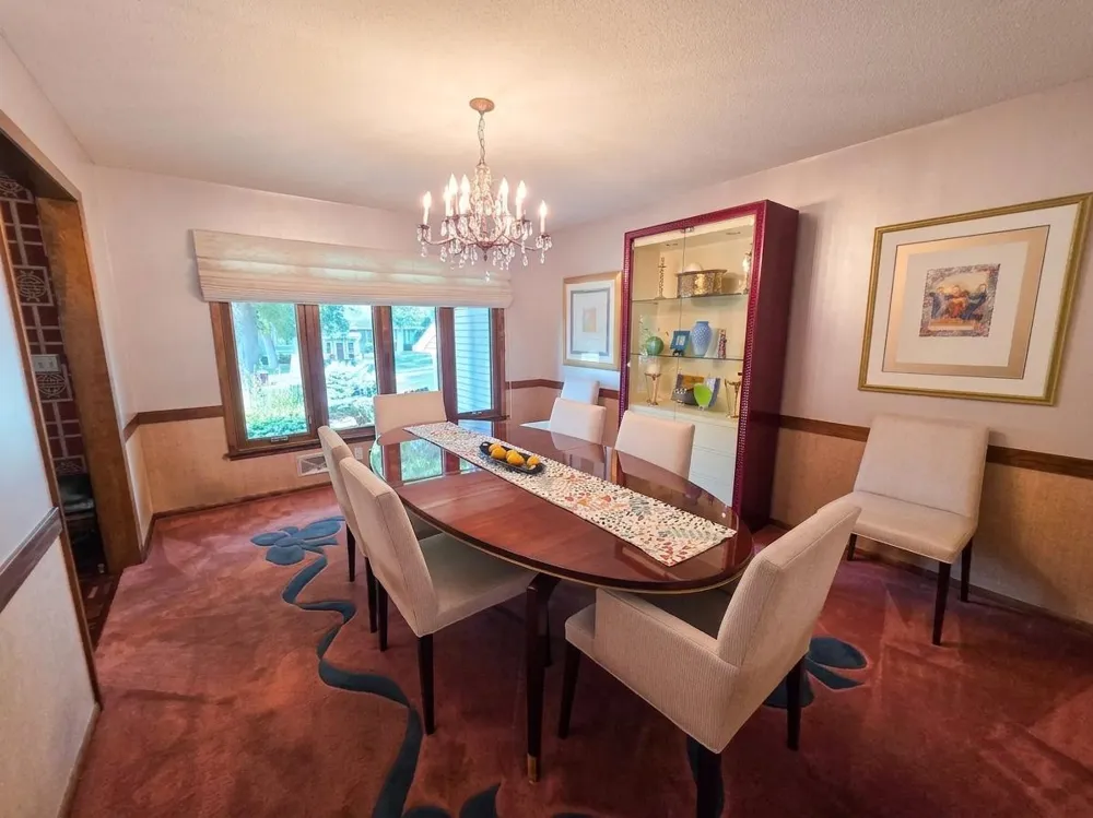 776 Upper Colonial Drive Mendota Heights, MN 55118