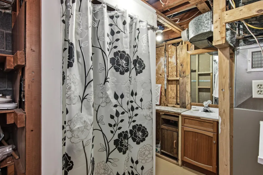 1002 W Spruce Street Chippewa Falls, WI 54729