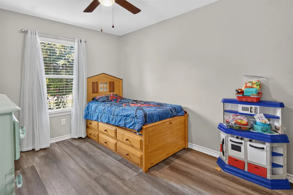 647 Oklahoma Street Van, TX 75790