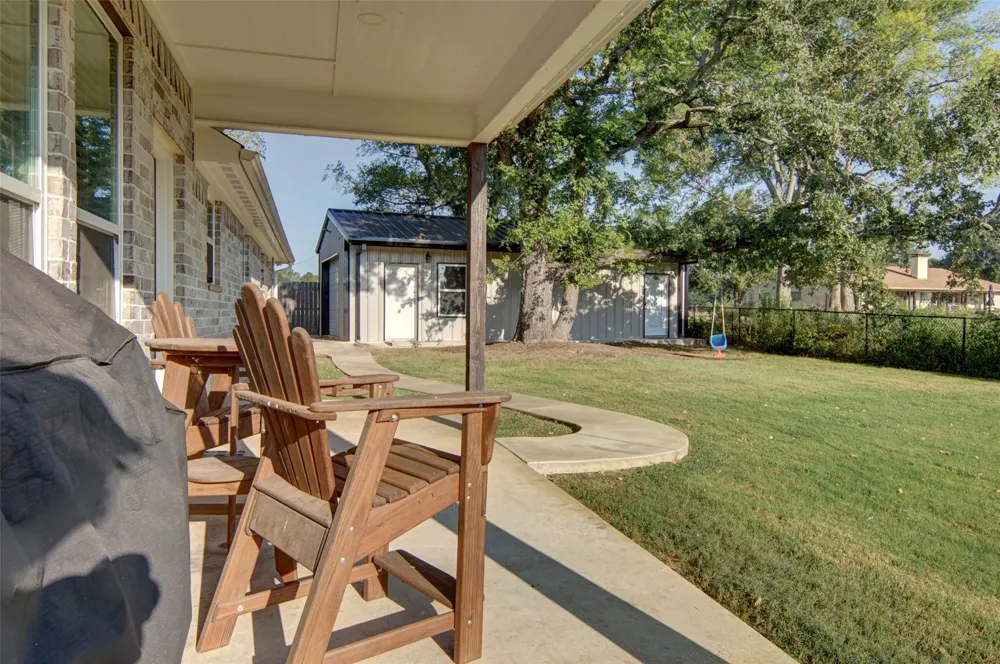 647 Oklahoma Street Van, TX 75790
