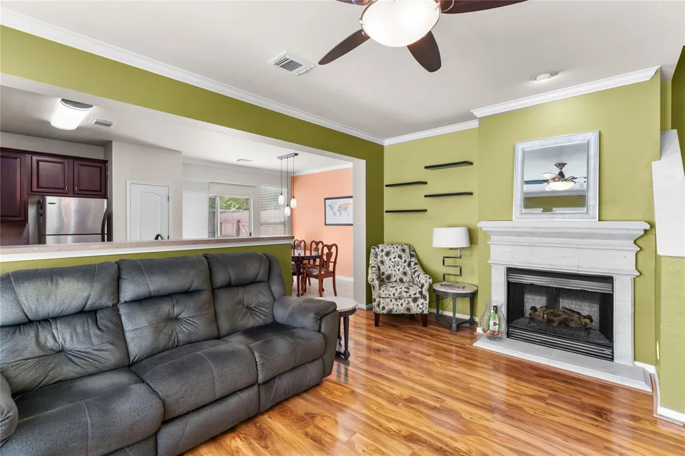 7911 Barnes Ridge Lane Houston, TX 77072