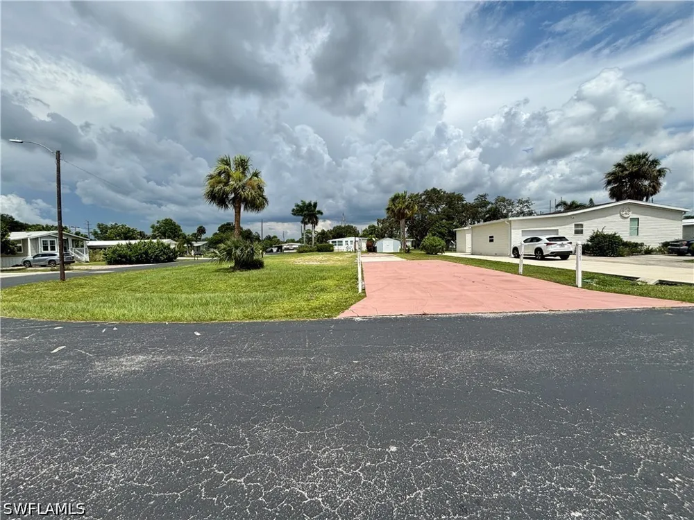 Valois Drive Bonita Springs, FL 34135