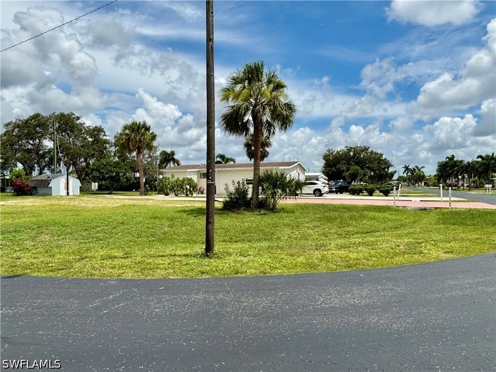 Valois Drive Bonita Springs, FL 34135