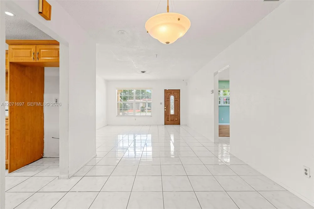 4700 NW 41st Pl Lauderdale Lakes, FL 33319