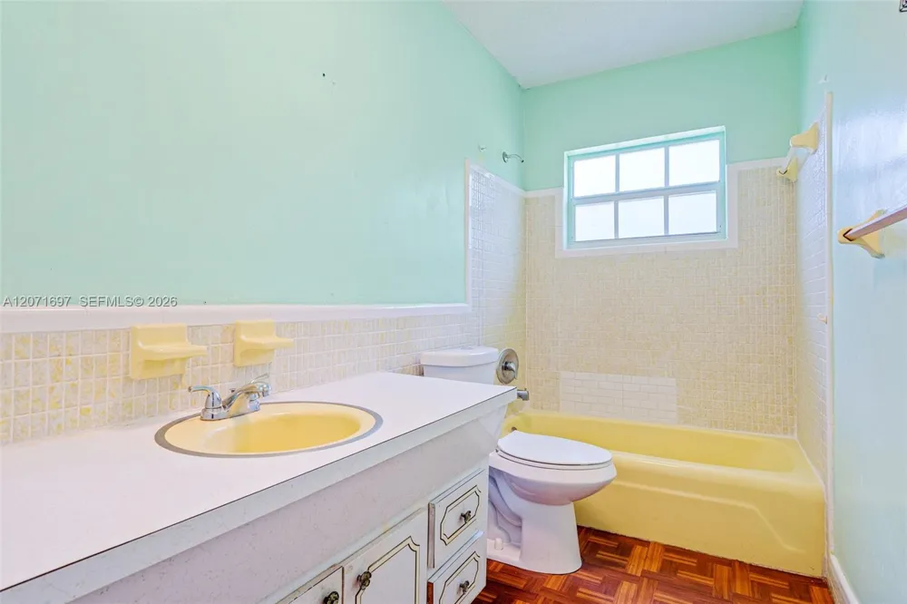 4700 NW 41st Pl Lauderdale Lakes, FL 33319