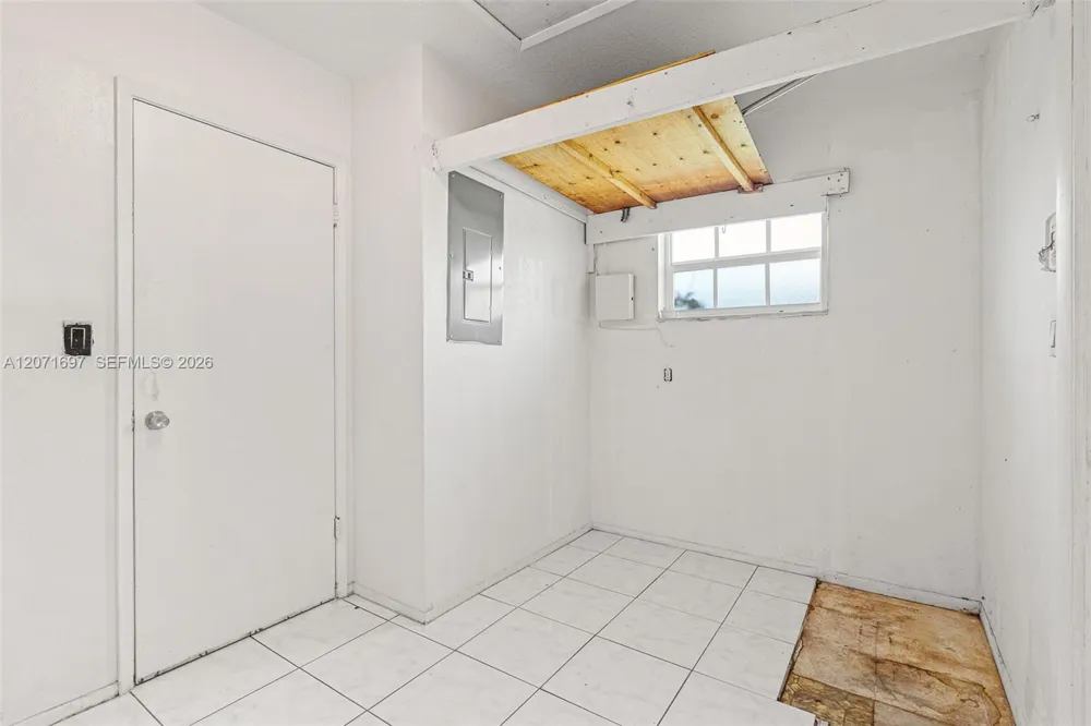 4700 NW 41st Pl Lauderdale Lakes, FL 33319