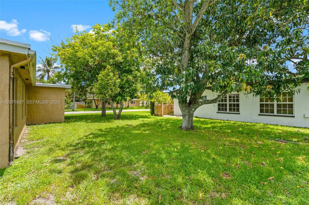 4700 NW 41st Pl Lauderdale Lakes, FL 33319