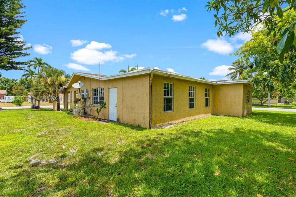 4700 NW 41st Pl Lauderdale Lakes, FL 33319
