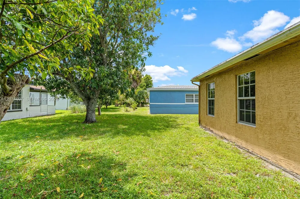 4700 NW 41st Pl Lauderdale Lakes, FL 33319