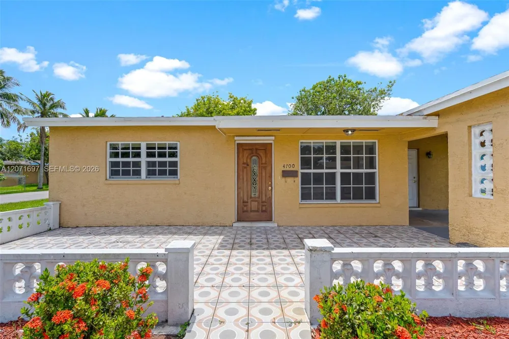 4700 NW 41st Pl Lauderdale Lakes, FL 33319