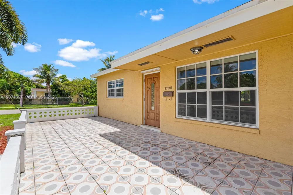 4700 NW 41st Pl Lauderdale Lakes, FL 33319