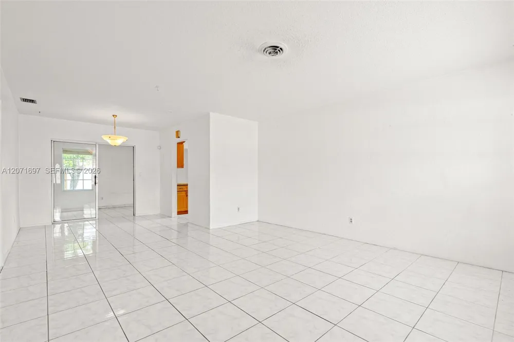 4700 NW 41st Pl Lauderdale Lakes, FL 33319