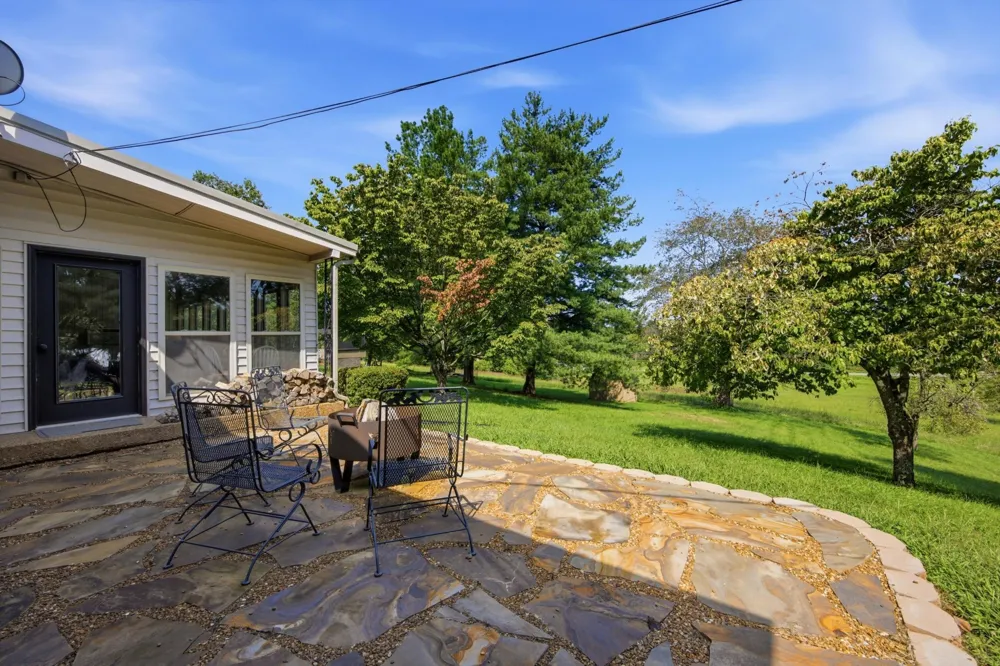 401 E Petty Lane Winchester, TN 37398