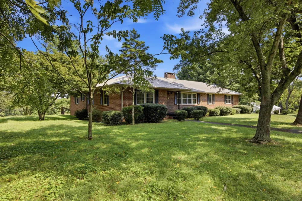 401 E Petty Lane Winchester, TN 37398