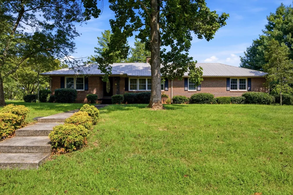 401 E Petty Lane Winchester, TN 37398