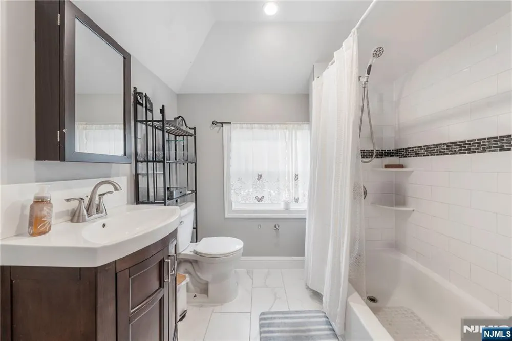 300-302 Ridge Street Newark, NJ 07104