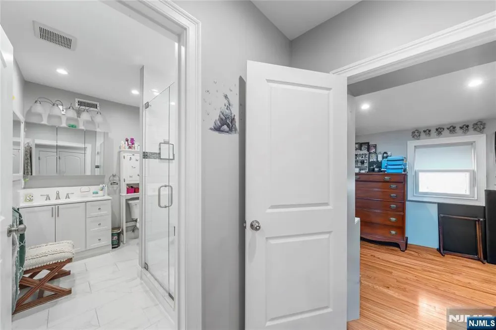 300-302 Ridge Street Newark, NJ 07104
