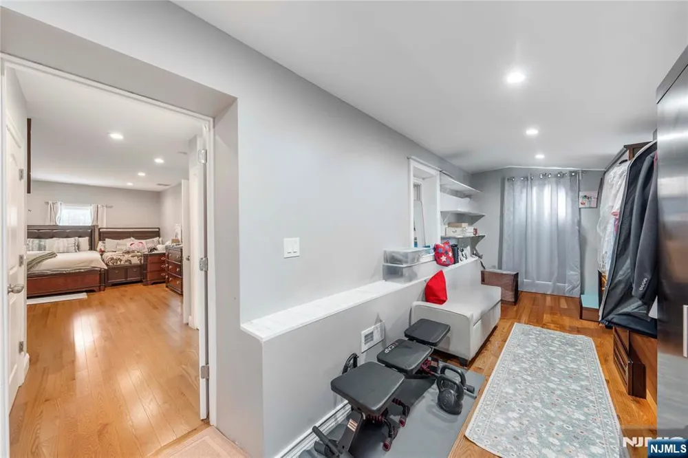 300-302 Ridge Street Newark, NJ 07104