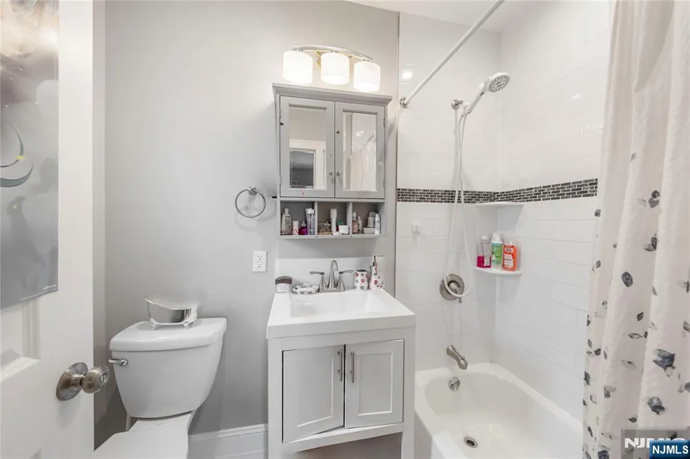 300-302 Ridge Street Newark, NJ 07104