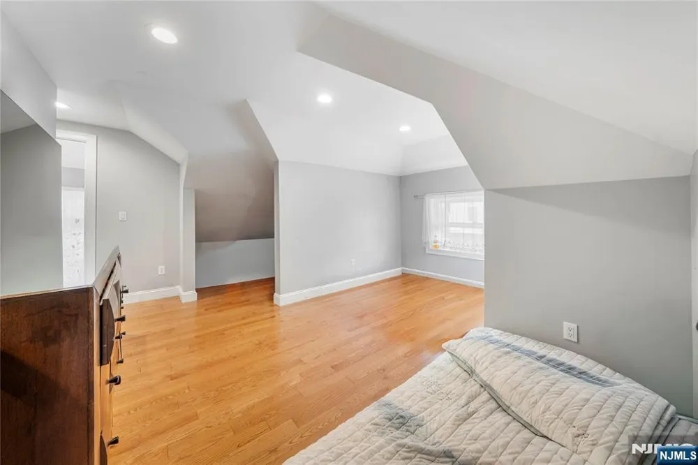 300-302 Ridge Street Newark, NJ 07104