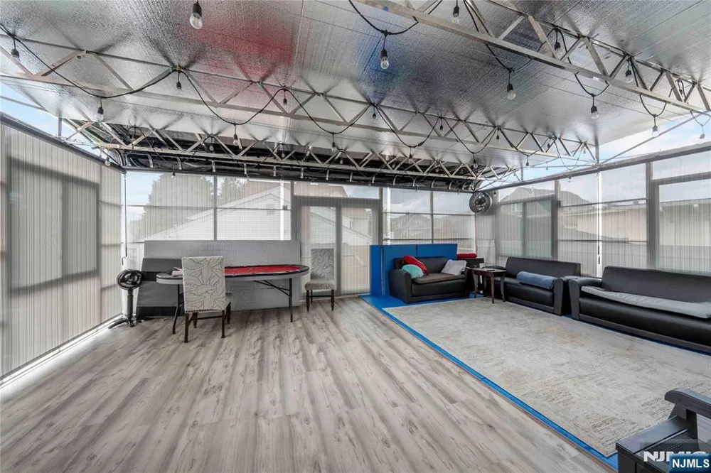 300-302 Ridge Street Newark, NJ 07104